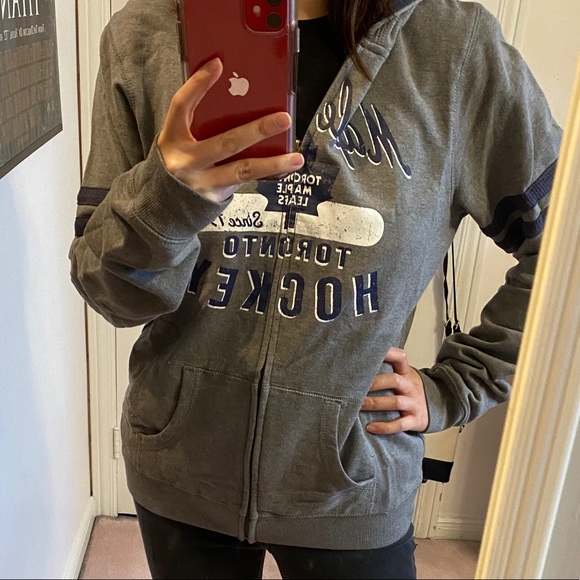 Toronto Maple Leafs Zip-Up Sweater - Picture 2 of 6